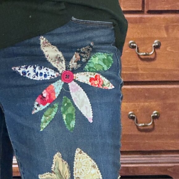 Old Navy Flower Patchwork embellished jeans, Sz 16 midrise boot cut Boho style - Picture 6 of 11